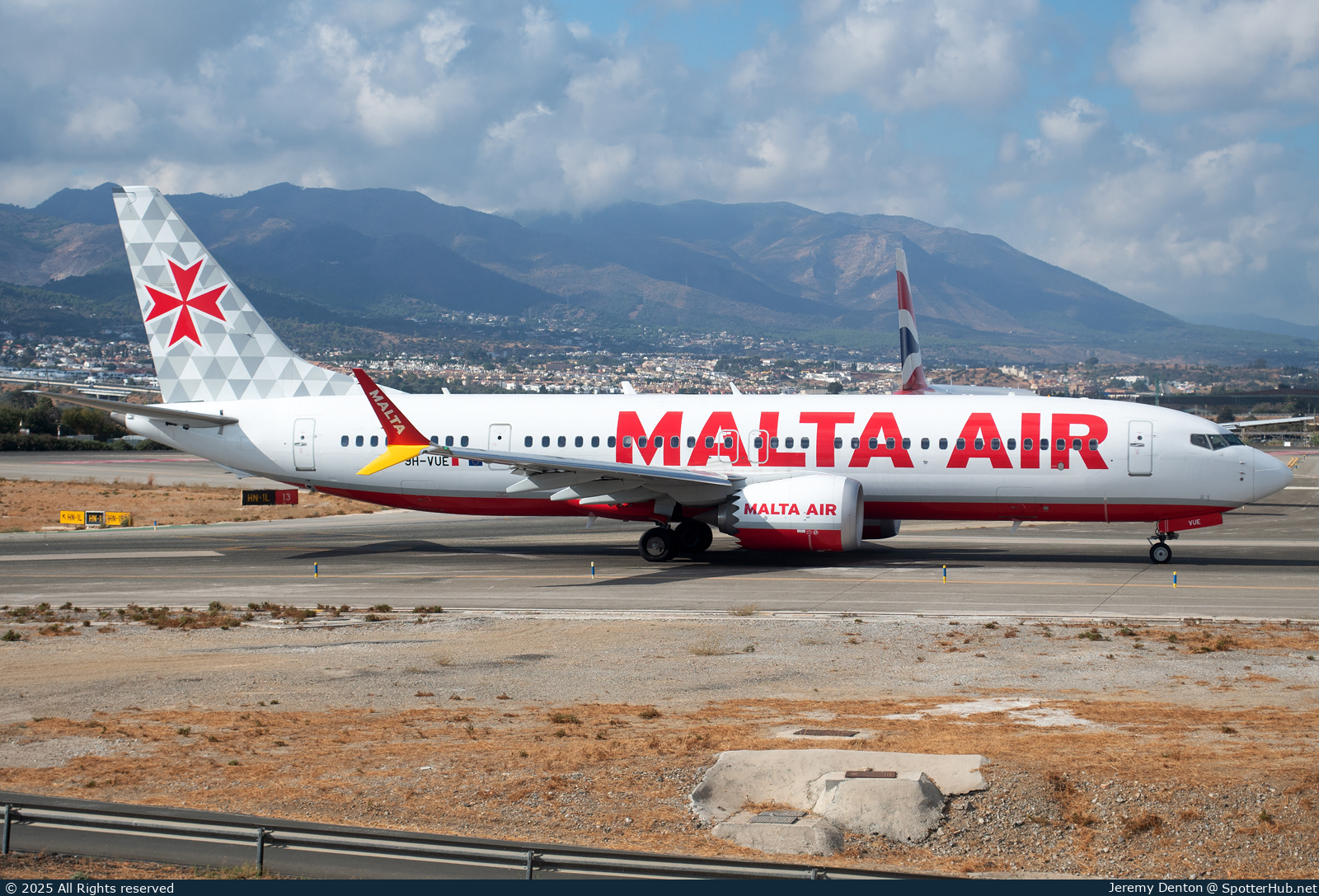 Photo of 9H-VUE - Boeing 737 MAX 8-200 operated by Malta Air
