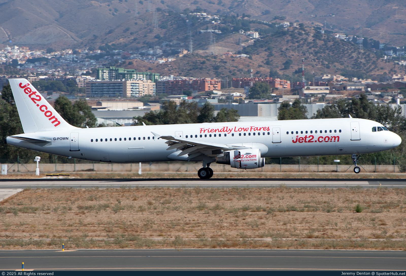 Photo of G-POWN - Airbus A321-211 operated by Jet2 (opb Titan Airways)