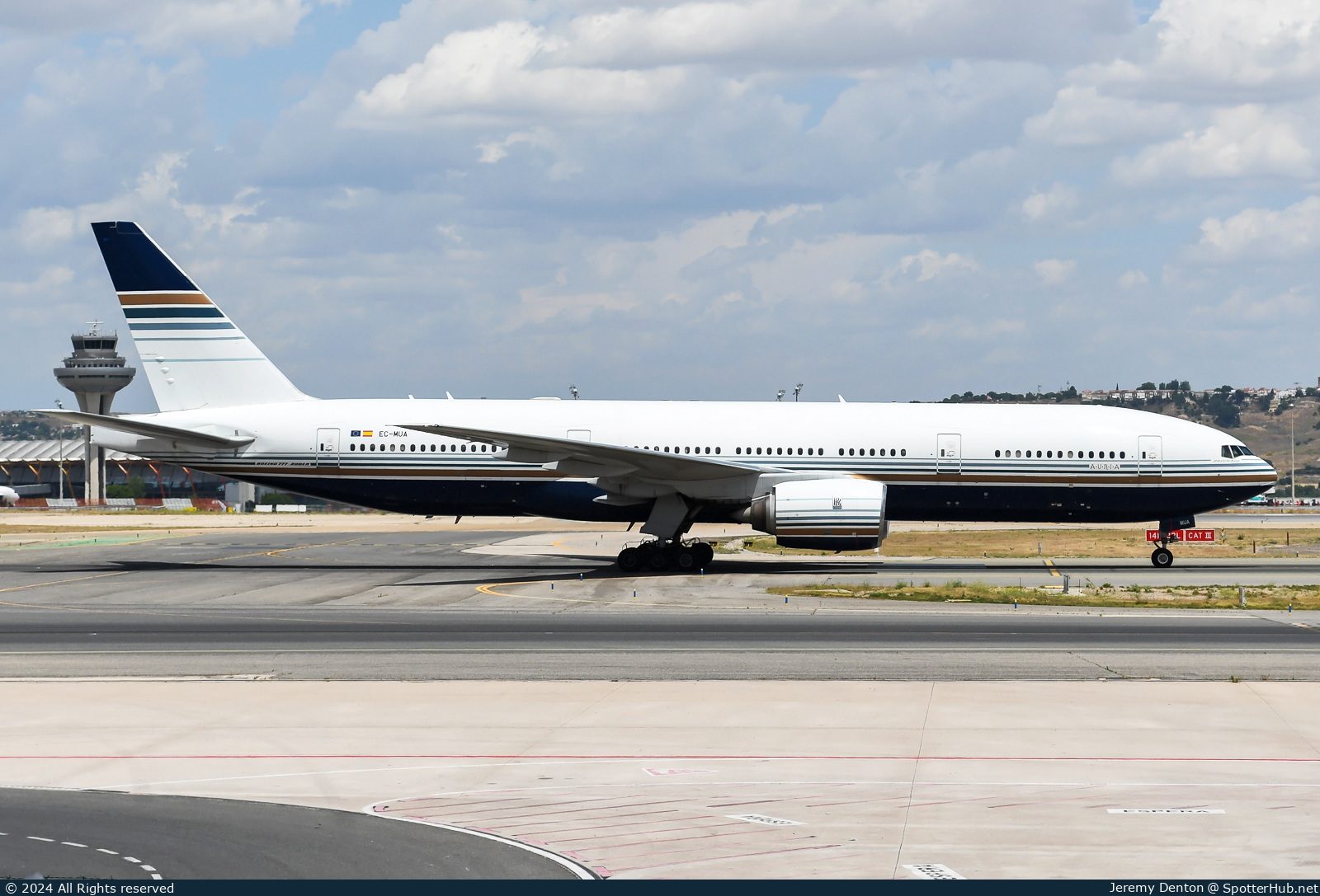 Photo of EC-MUA - Boeing 777-212(ER) operated by Privilege Style