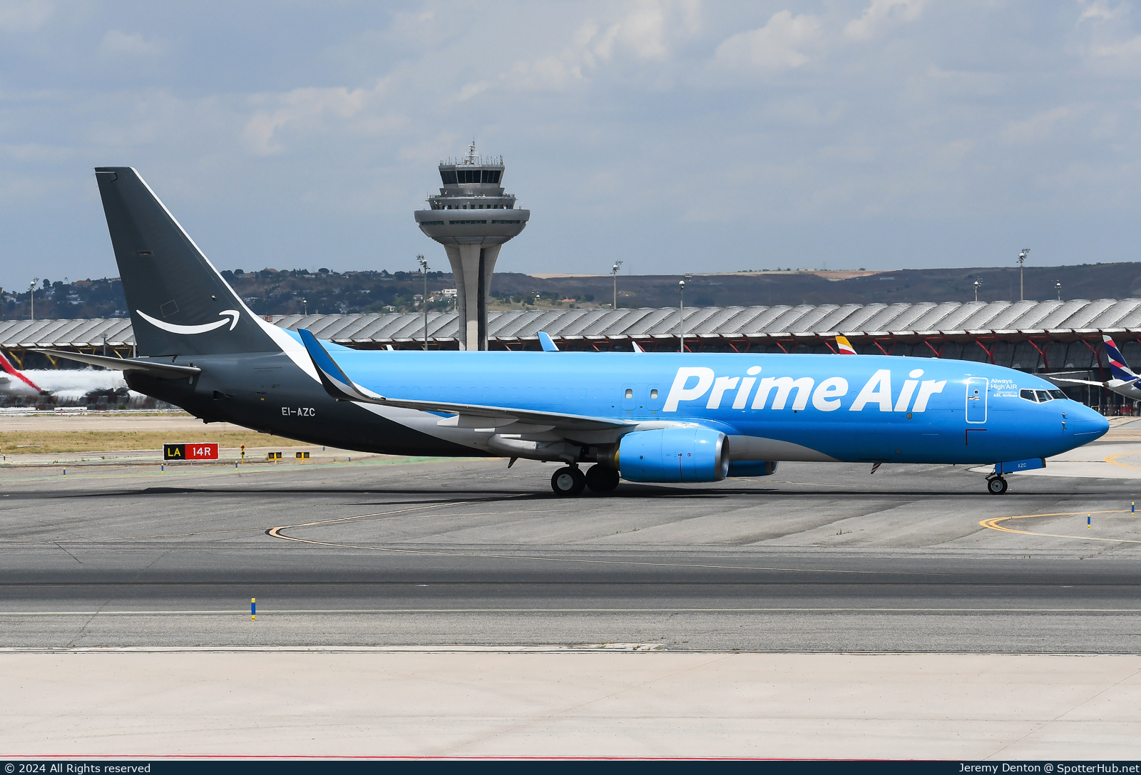 Photo of EI-AZC - Boeing 737-86J(SF) operated by Amazon Prime Air (opb ASL Airlines Ireland)