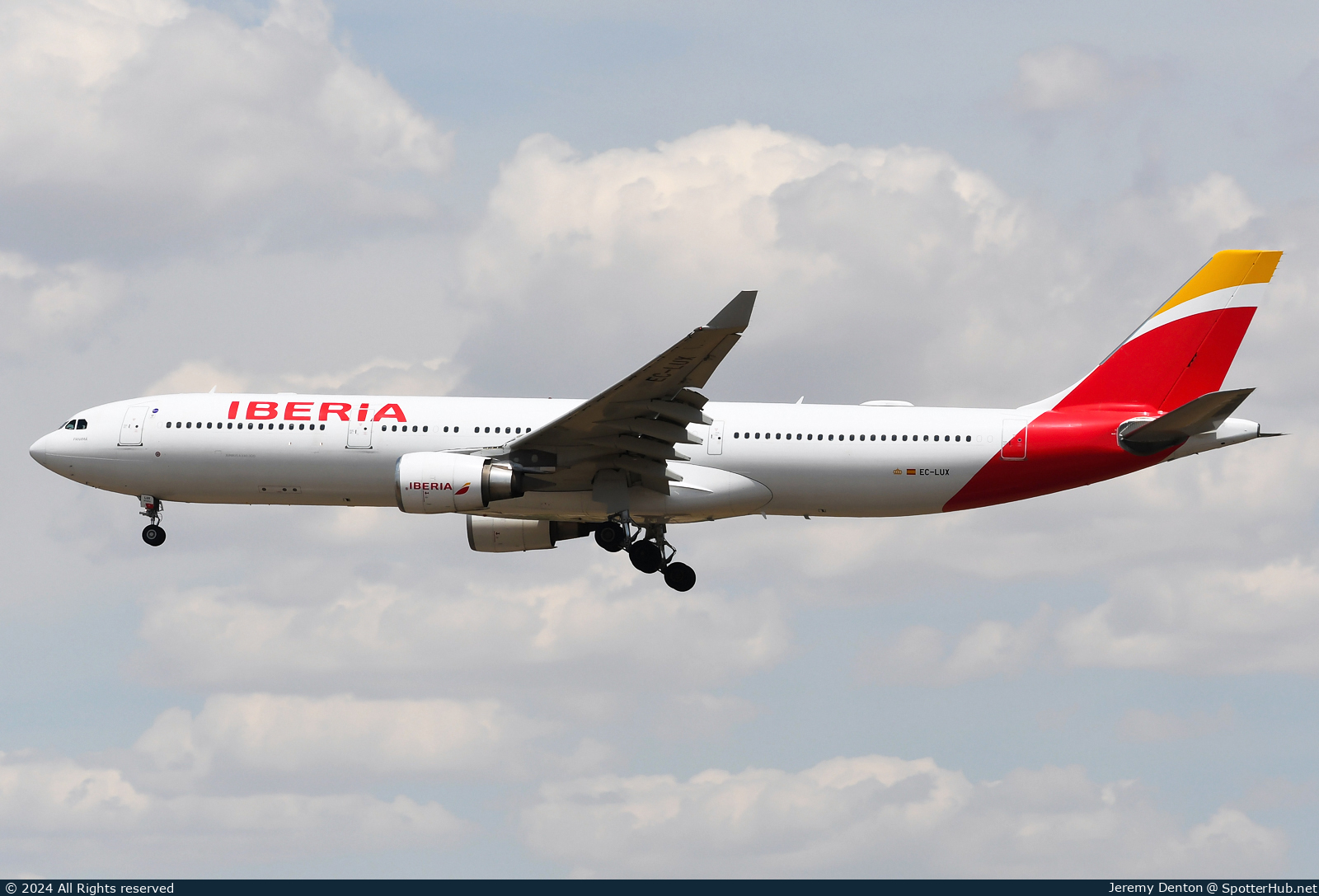 Photo of EC-LUX - Airbus A330-302 operated by Iberia