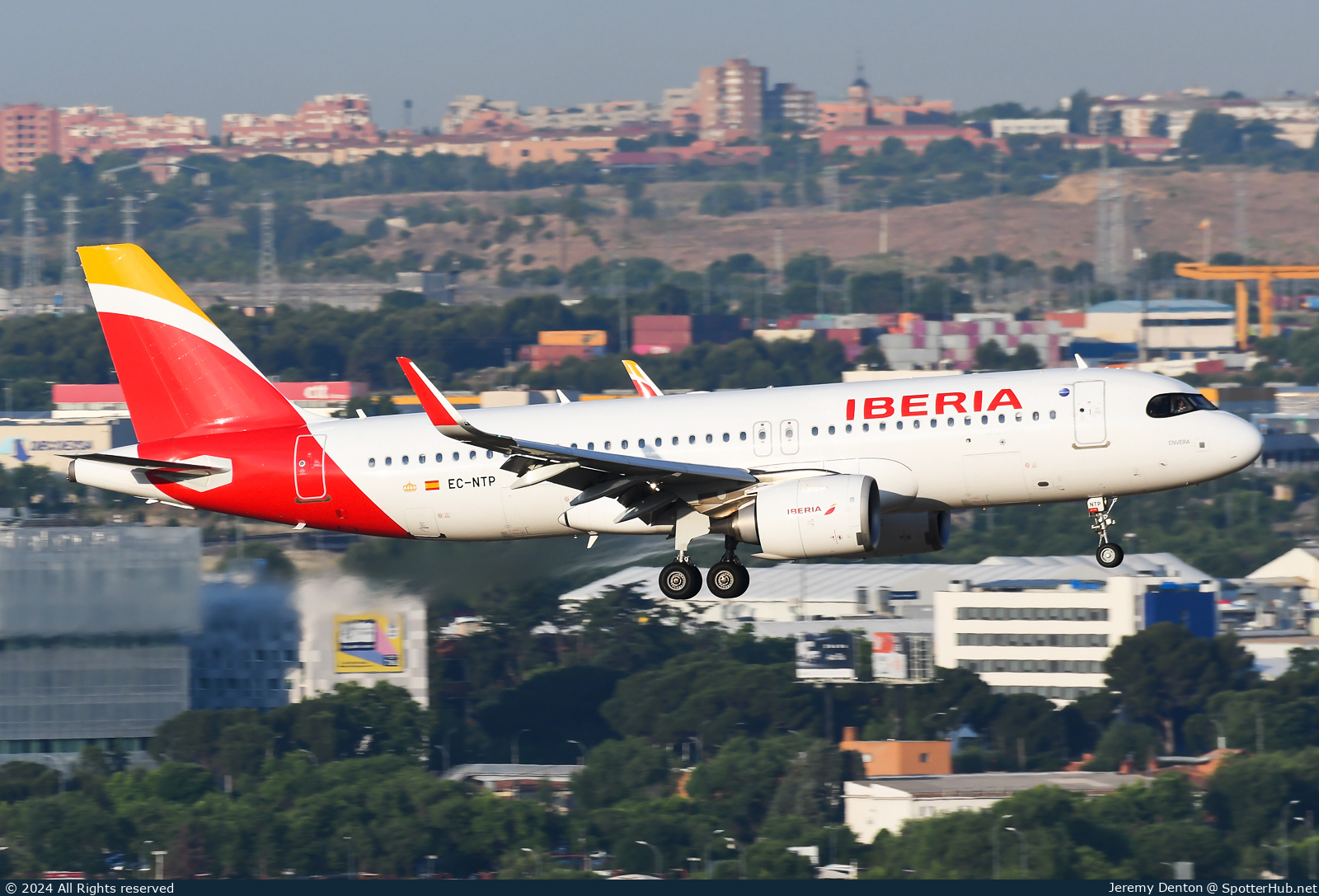 Photo of EC-NTP - Airbus A320-251N operated by Iberia