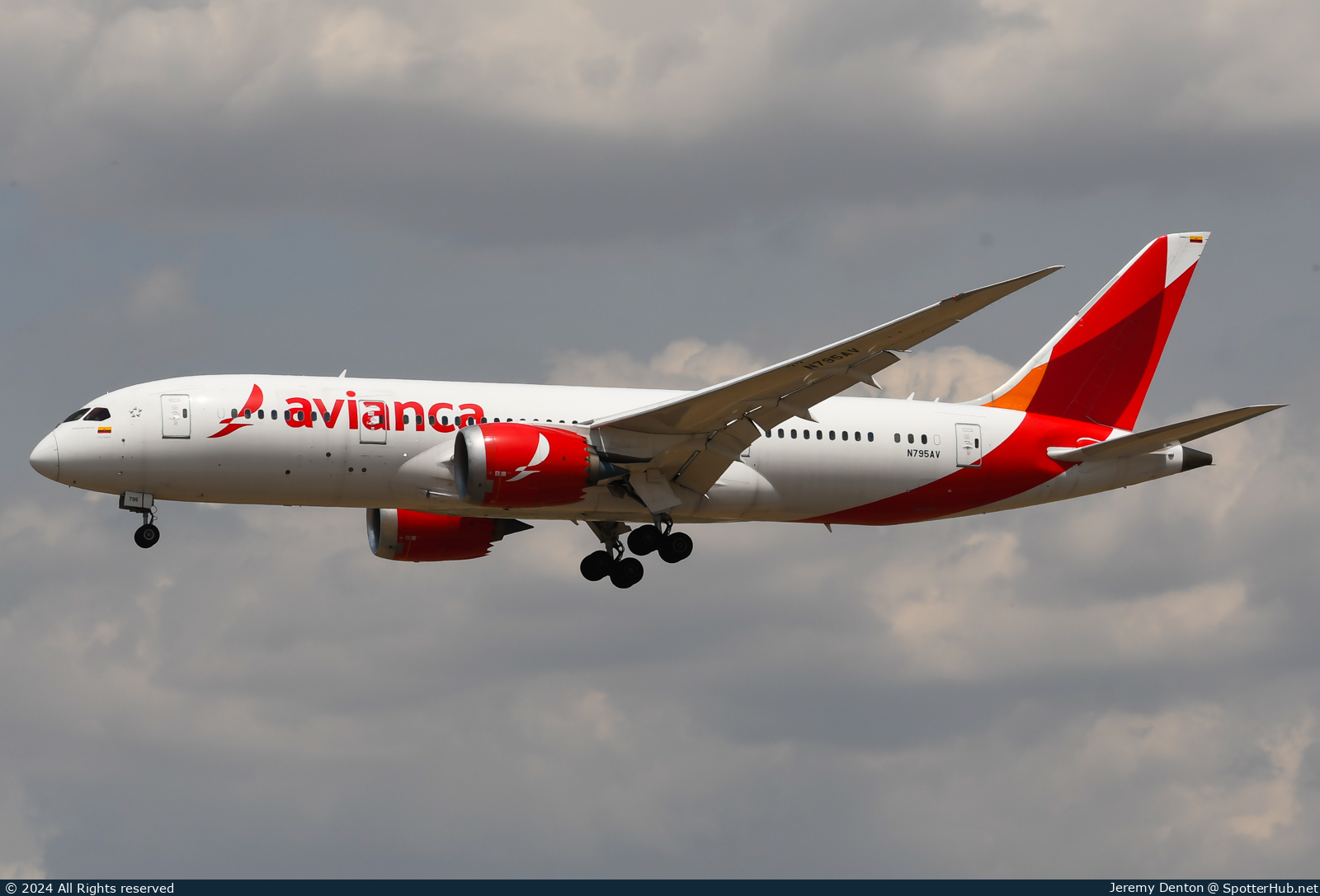 Photo of N795AV - Boeing 787-8 Dreamliner operated by Avianca