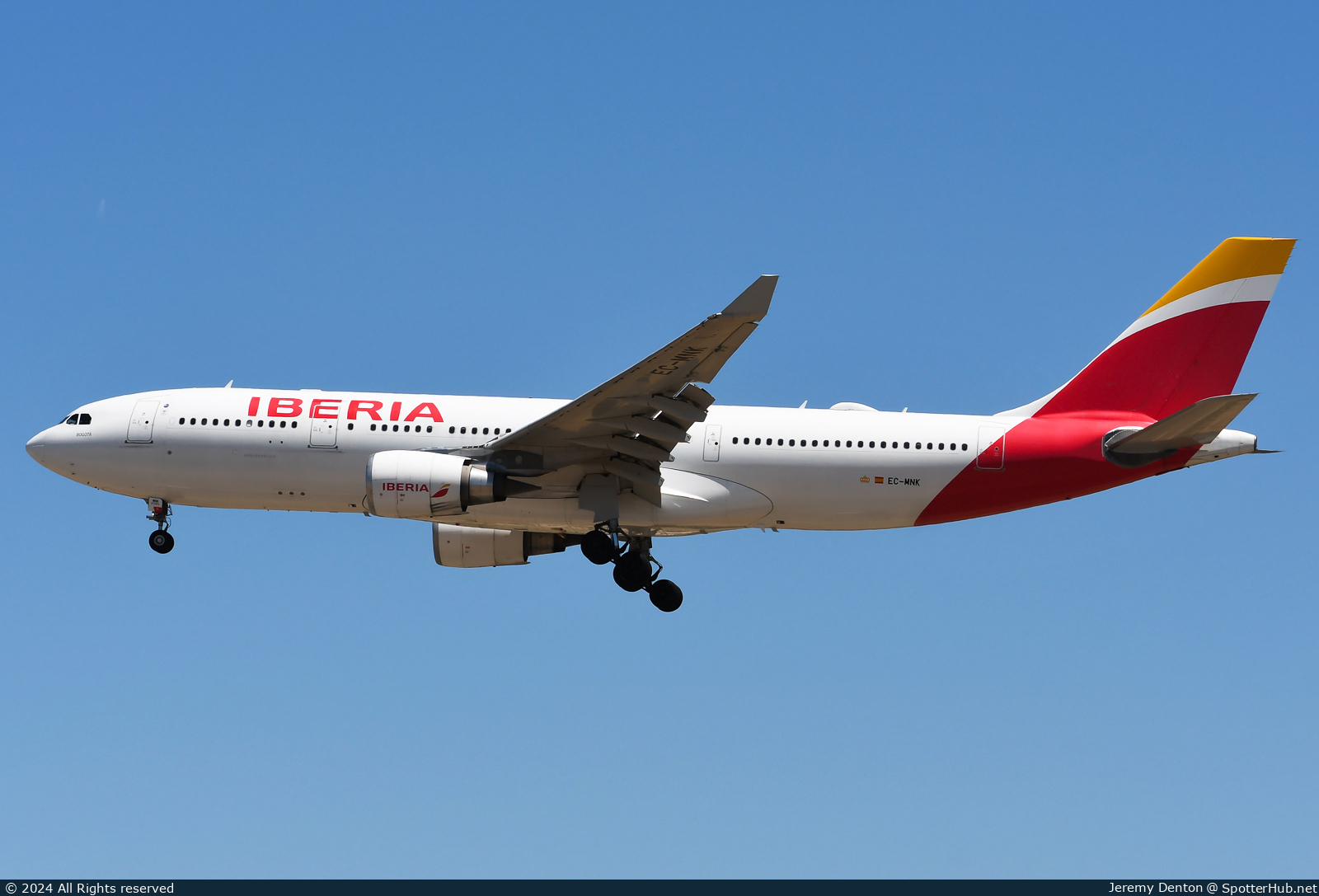 Photo of EC-MNK - Airbus A330-202 operated by Iberia