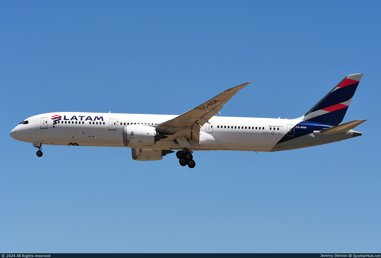Photo of CC-BGK - Boeing 787-9 Dreamliner operated by LATAM Airlines