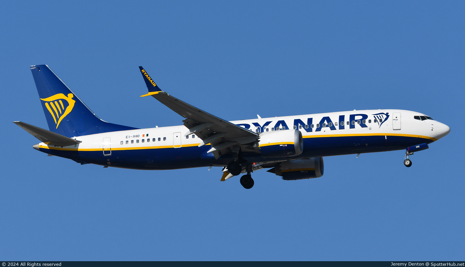 Photo of EI-IHO - Boeing 737 MAX 8-200 operated by Ryanair