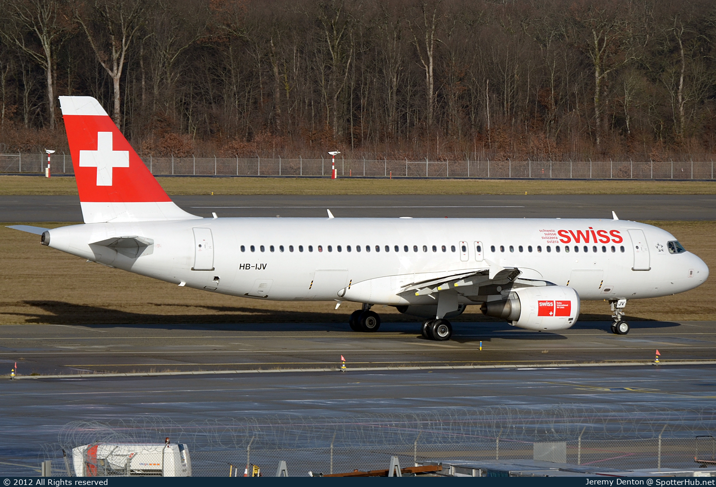 Photo of HB-IJV - Airbus A320-214 operated by Swiss International Air Lines