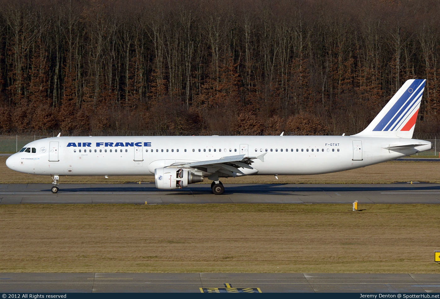 Photo of F-GTAT - Airbus A321-212 operated by Air France