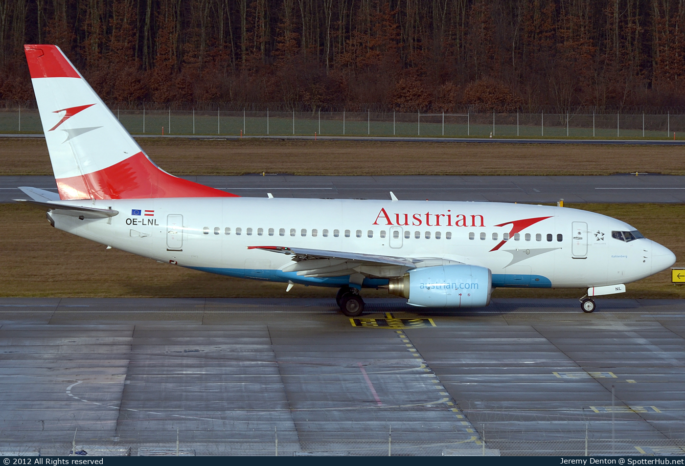 Photo of OE-LNL - Boeing 737-6Z9 operated by Austrian Airlines