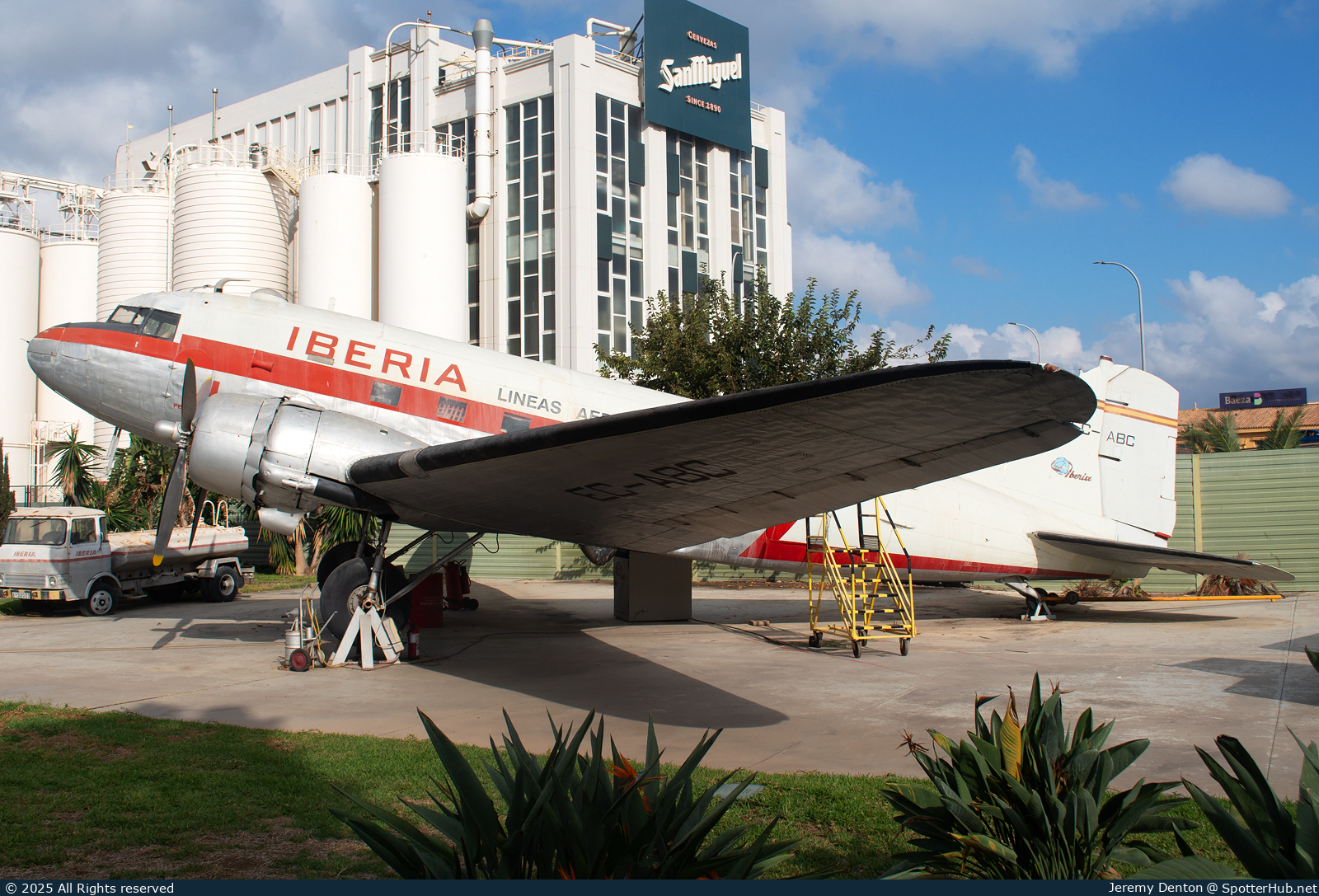 Photo of EC-ABC - Douglas C-47B Skytrain operated by Iberia