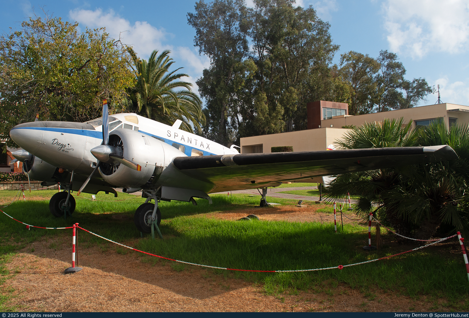 Photo of N9886A - Beechcraft E18S operated by Museo de Aeropuertos y Transporte Aero