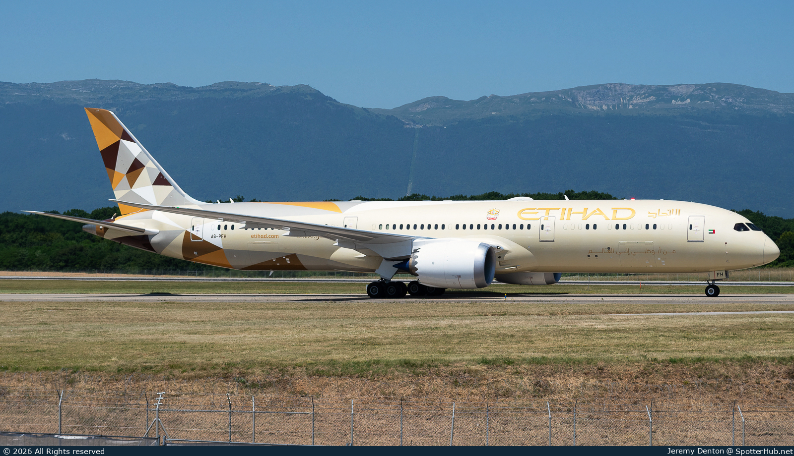 Photo of A6-PFH - Boeing 787-9 Dreamliner operated by United Arab Emirates Presidential Flight