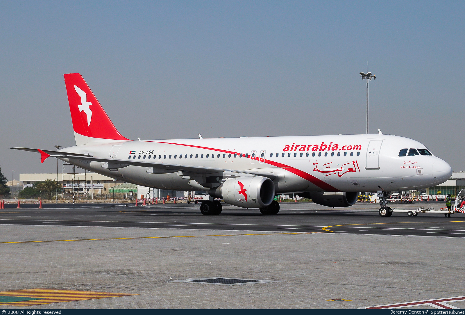Photo of A6-ABK - Airbus A320-214 operated by Air Arabia
