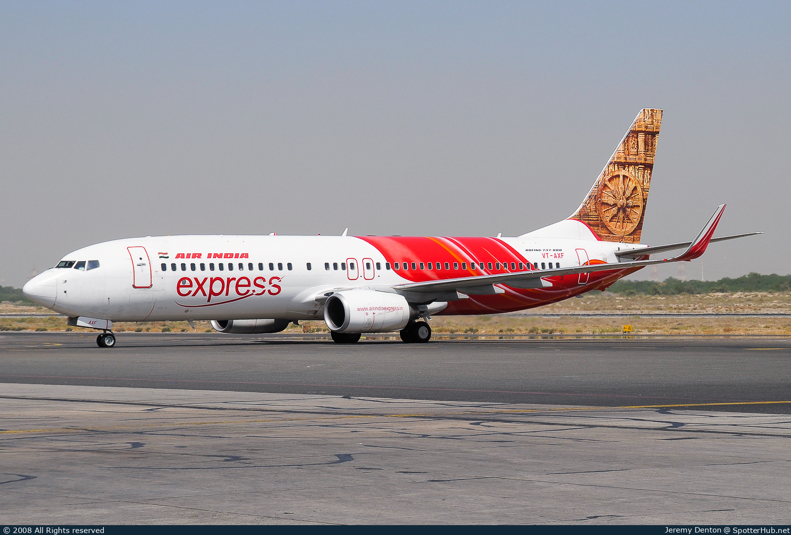 Photo of VT-AXF - Boeing 737-8Q8 operated by Air India Express