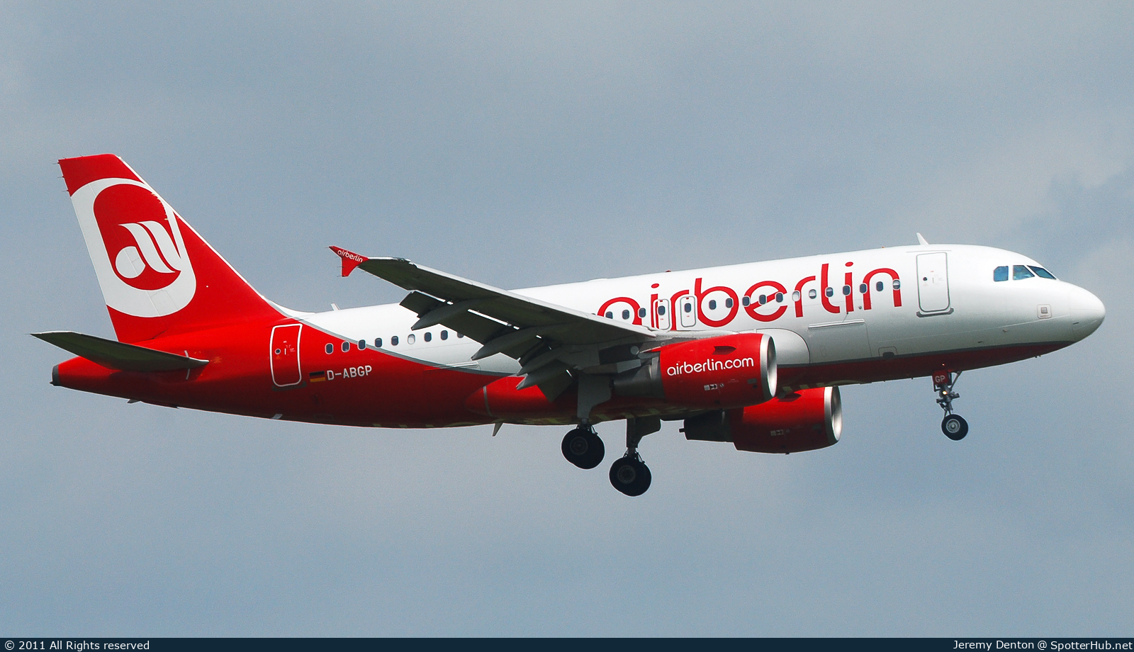 Photo of D-ABGP - Airbus A319-112 operated by Air Berlin