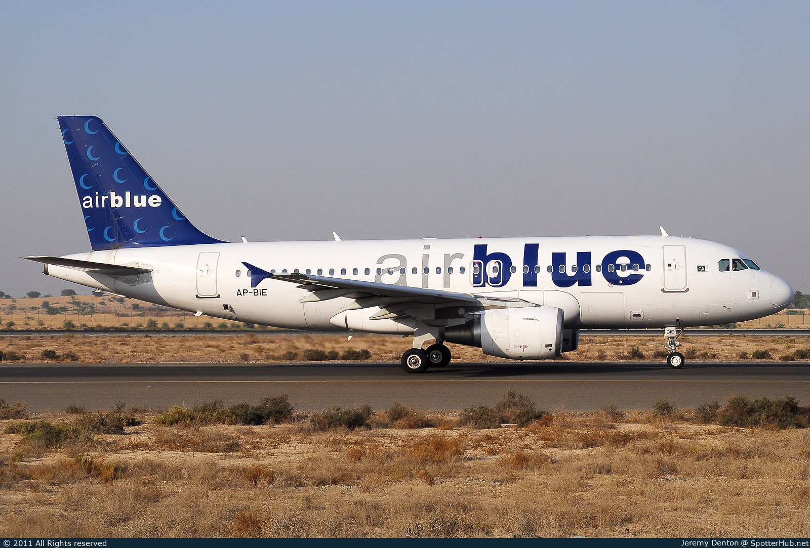 Photo of AP-BIE - Airbus A319-112 operated by Airblue