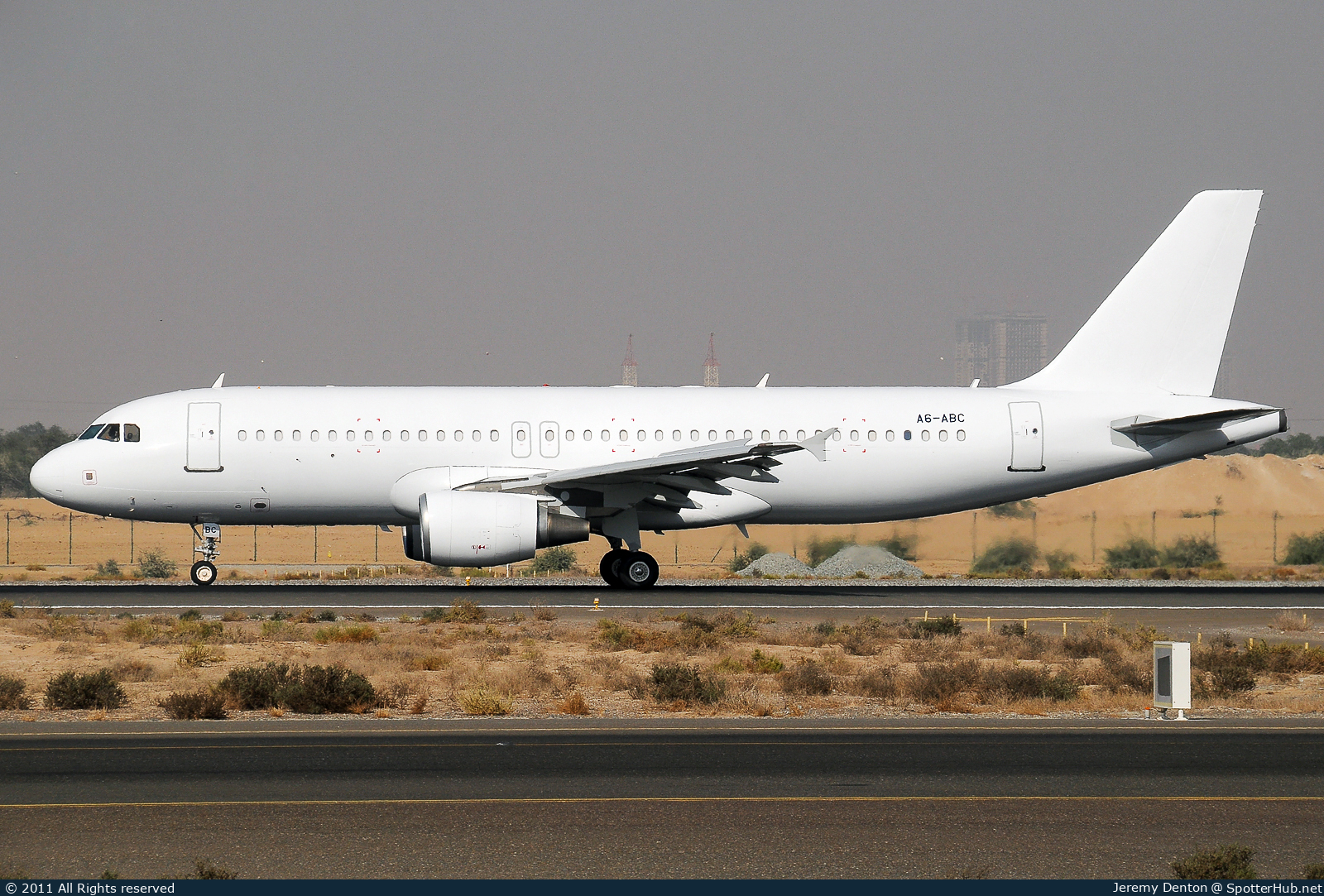Photo of A6-ABC - Airbus A320-214 operated by Air Arabia