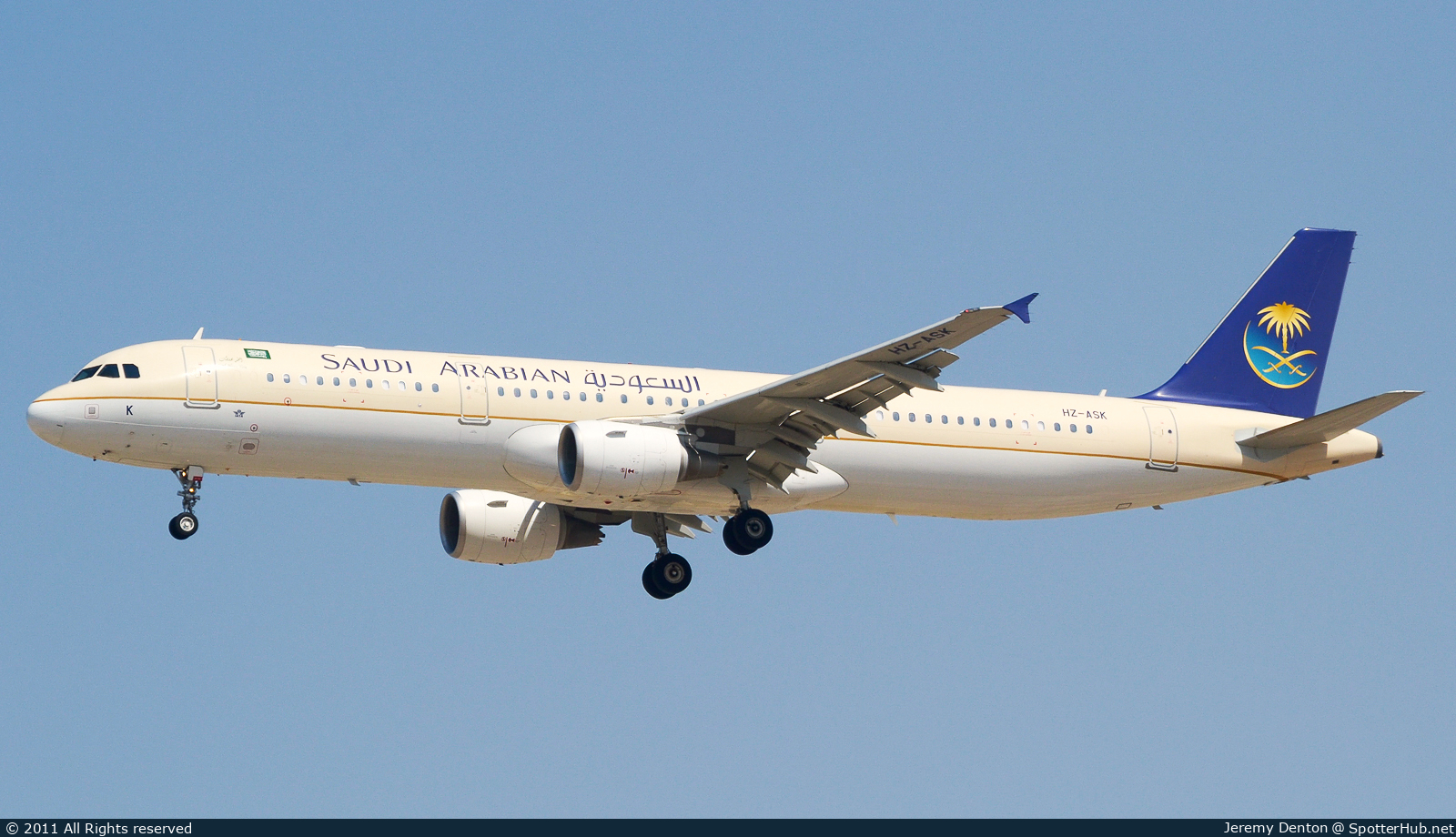 Photo of HZ-ASK - Airbus A321-211 operated by Saudi Arabian Airlines