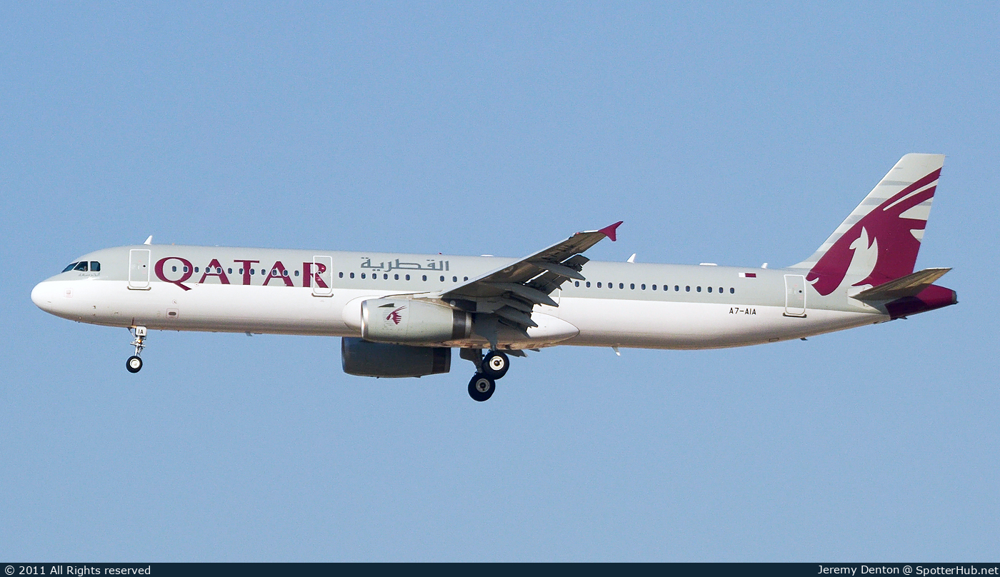 Photo of A7-AIA - Airbus A321-231 operated by Qatar Airways