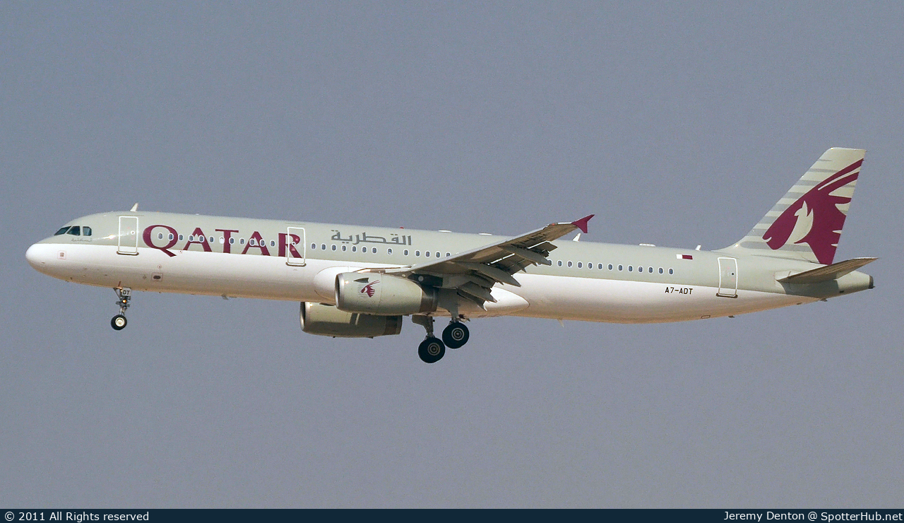 Photo of A7-ADT - Airbus A321-231 operated by Qatar Airways