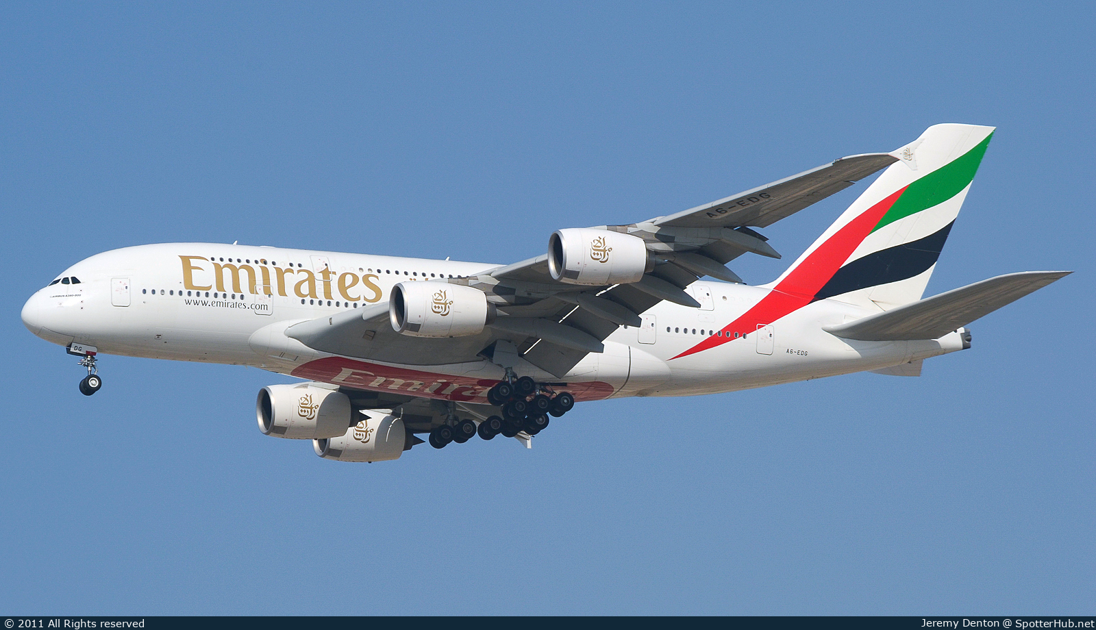 Photo of A6-EDG - Airbus A380-861 operated by Emirates