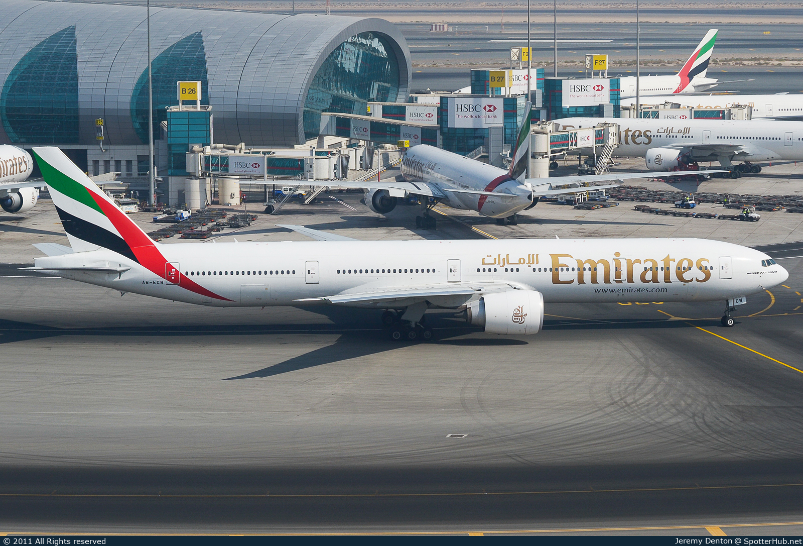 Photo of A6-ECW - Boeing 777-31H(ER) operated by Emirates