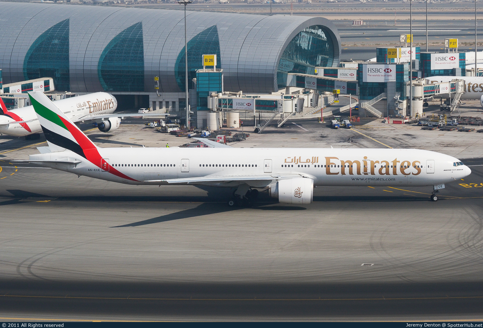 Photo of A6-ECE - Boeing 777-31H(ER) operated by Emirates