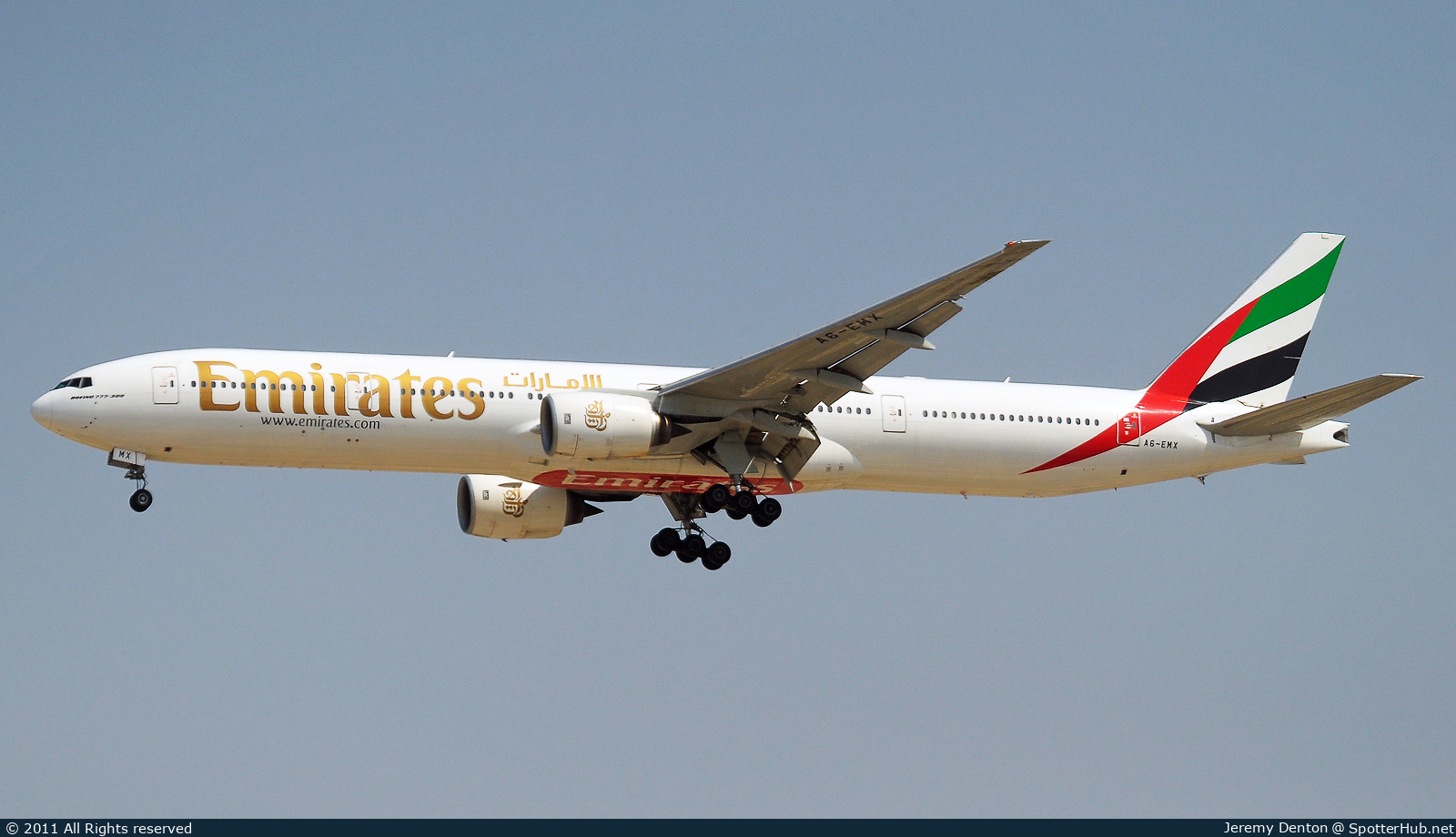 Photo of A6-EMX - Boeing 777-31H operated by Emirates