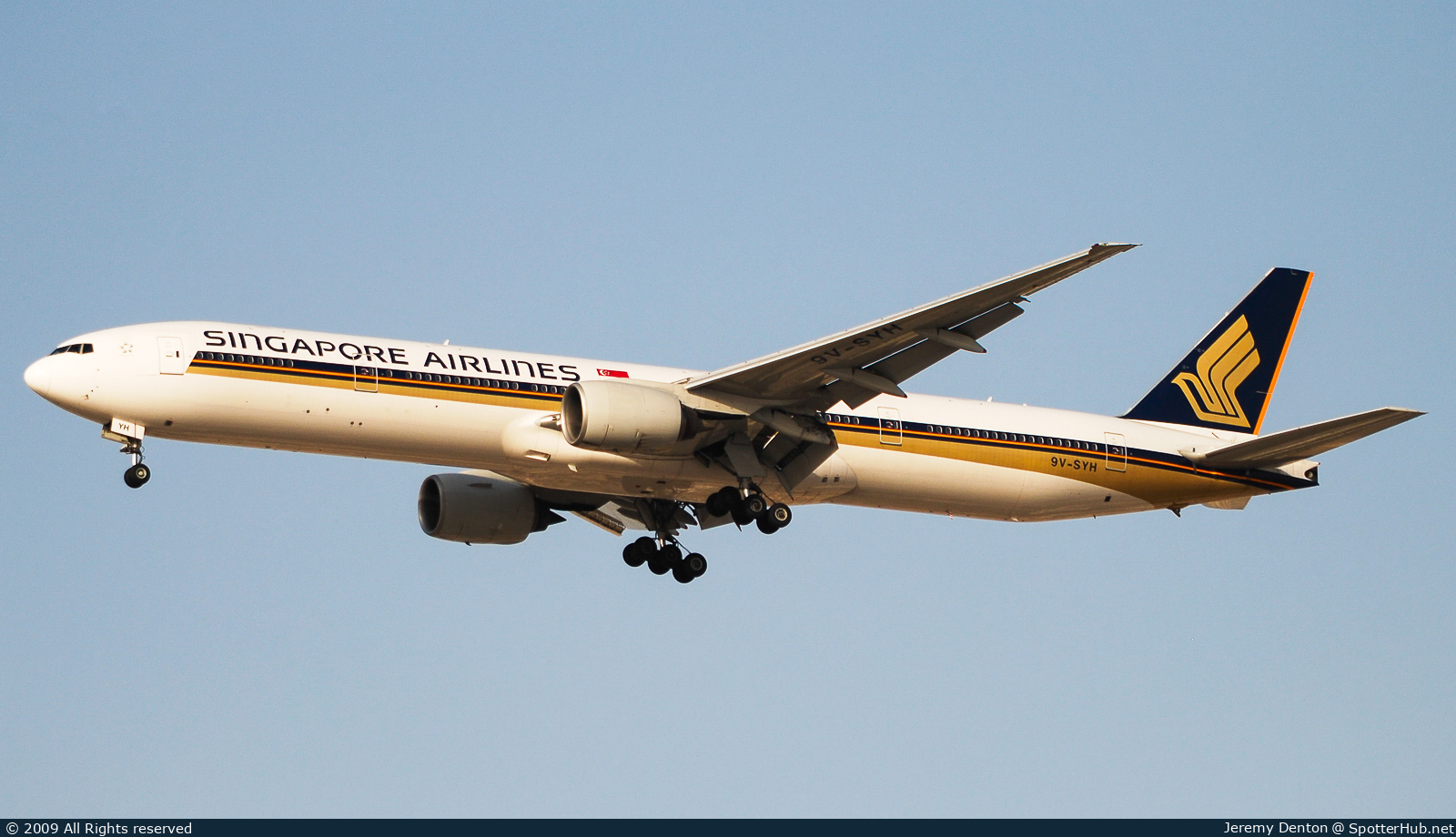 Photo of 9V-SYH - Boeing 777-312 operated by Singapore Airlines