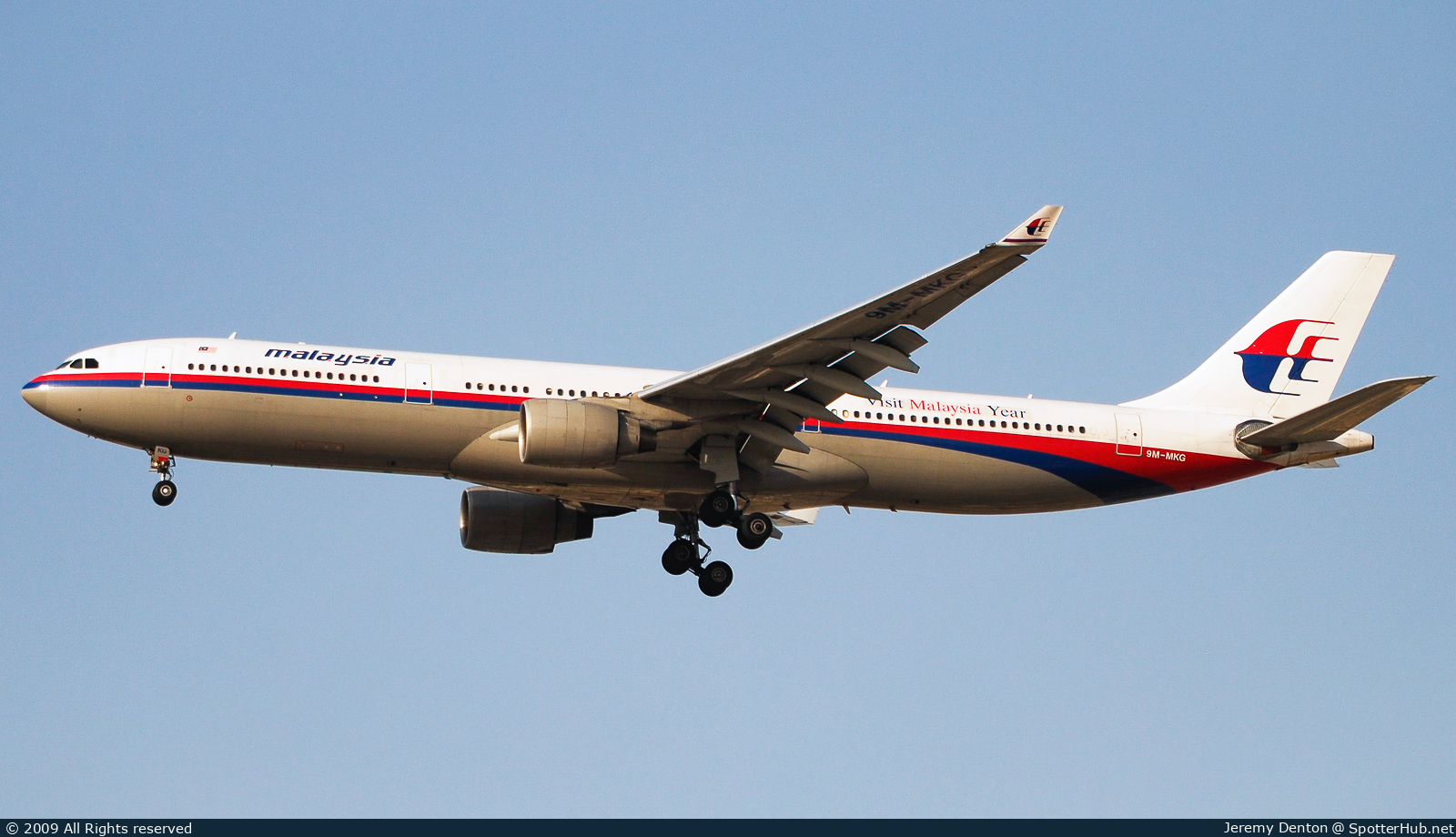 Photo of 9M-MKG - Airbus A330-322 operated by Malaysia Airlines