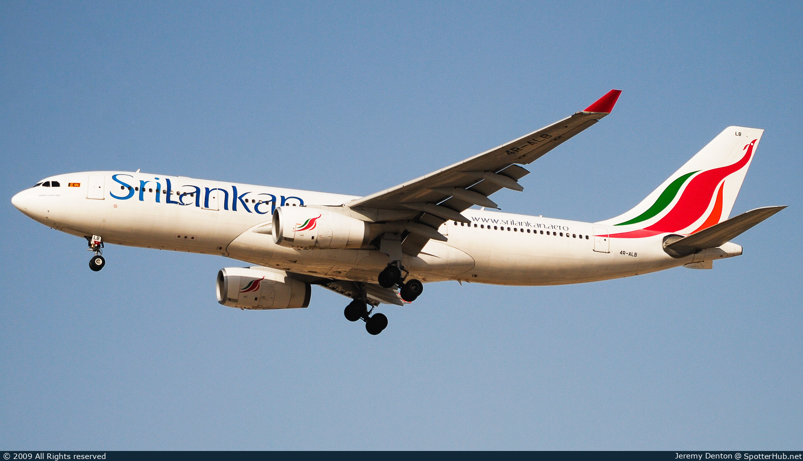 Photo of 4R-ALB - Airbus A330-243 operated by SriLankan Airlines