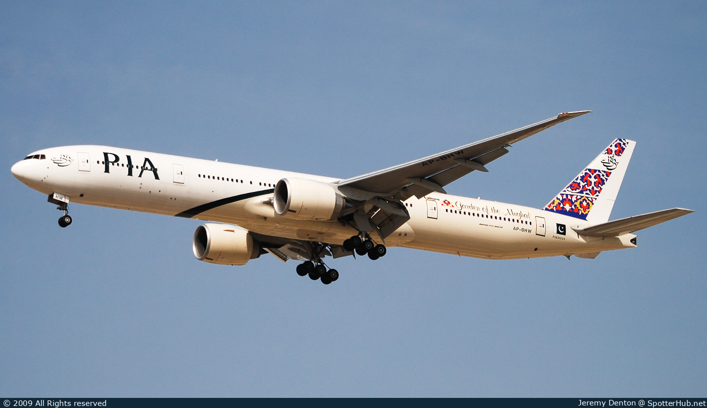 Photo of AP-BHW - Boeing 777-340(ER) operated by PIA Pakistan International Airlines