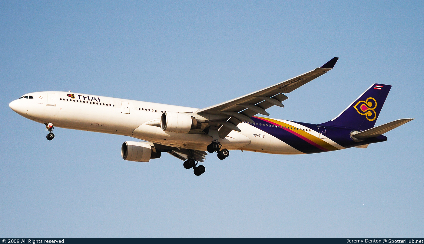 Photo of HS-TEE - Airbus A330-321 operated by Thai Airways International