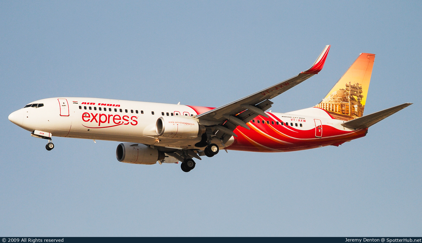 Photo of VT-AXW - Boeing 737-8HG operated by Air India Express