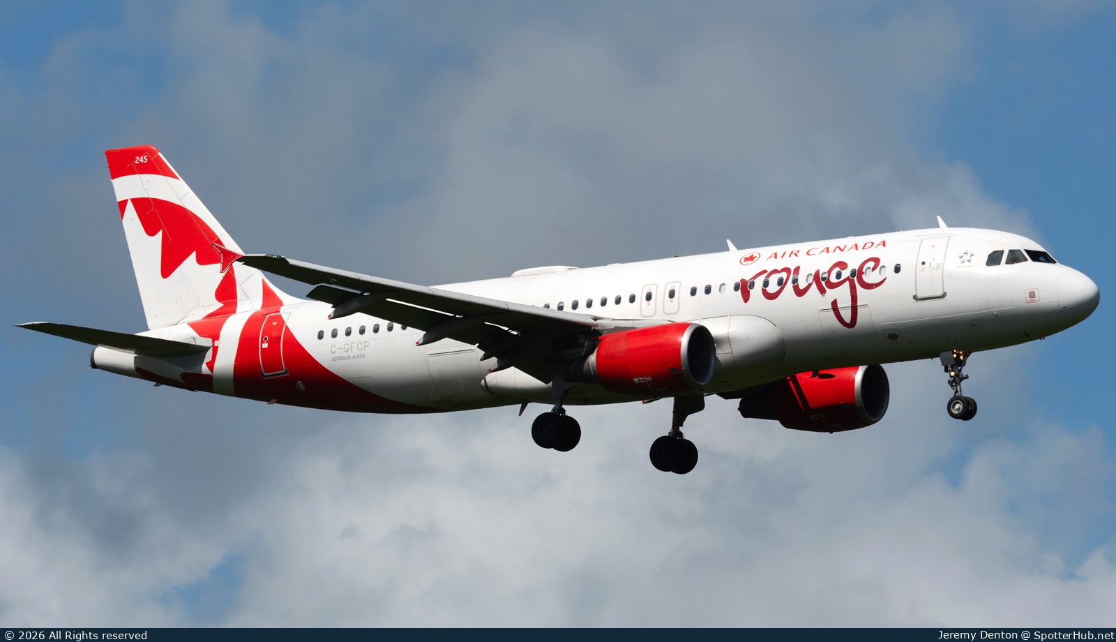 Photo of C-GFCP - Airbus A320-214 operated by Air Canada Rouge