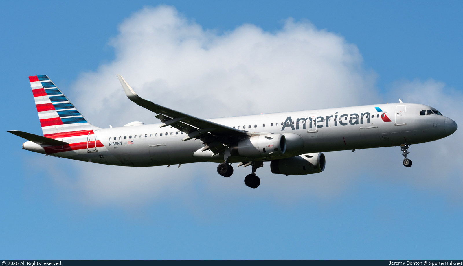 Photo of N166NN - Airbus A321-231 operated by American Airlines
