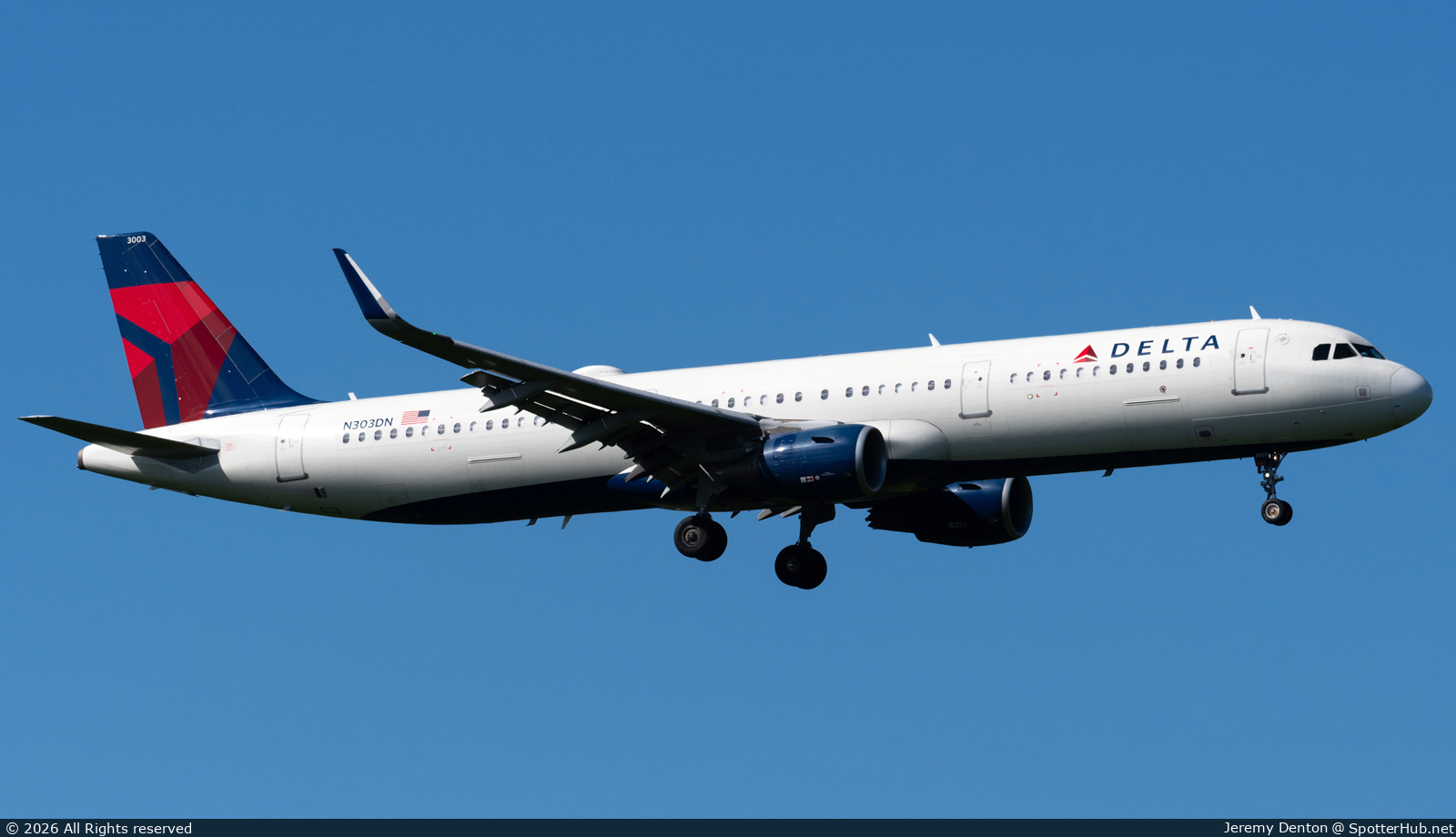 Photo of N303DN - Airbus A321-211 operated by Delta Air Lines
