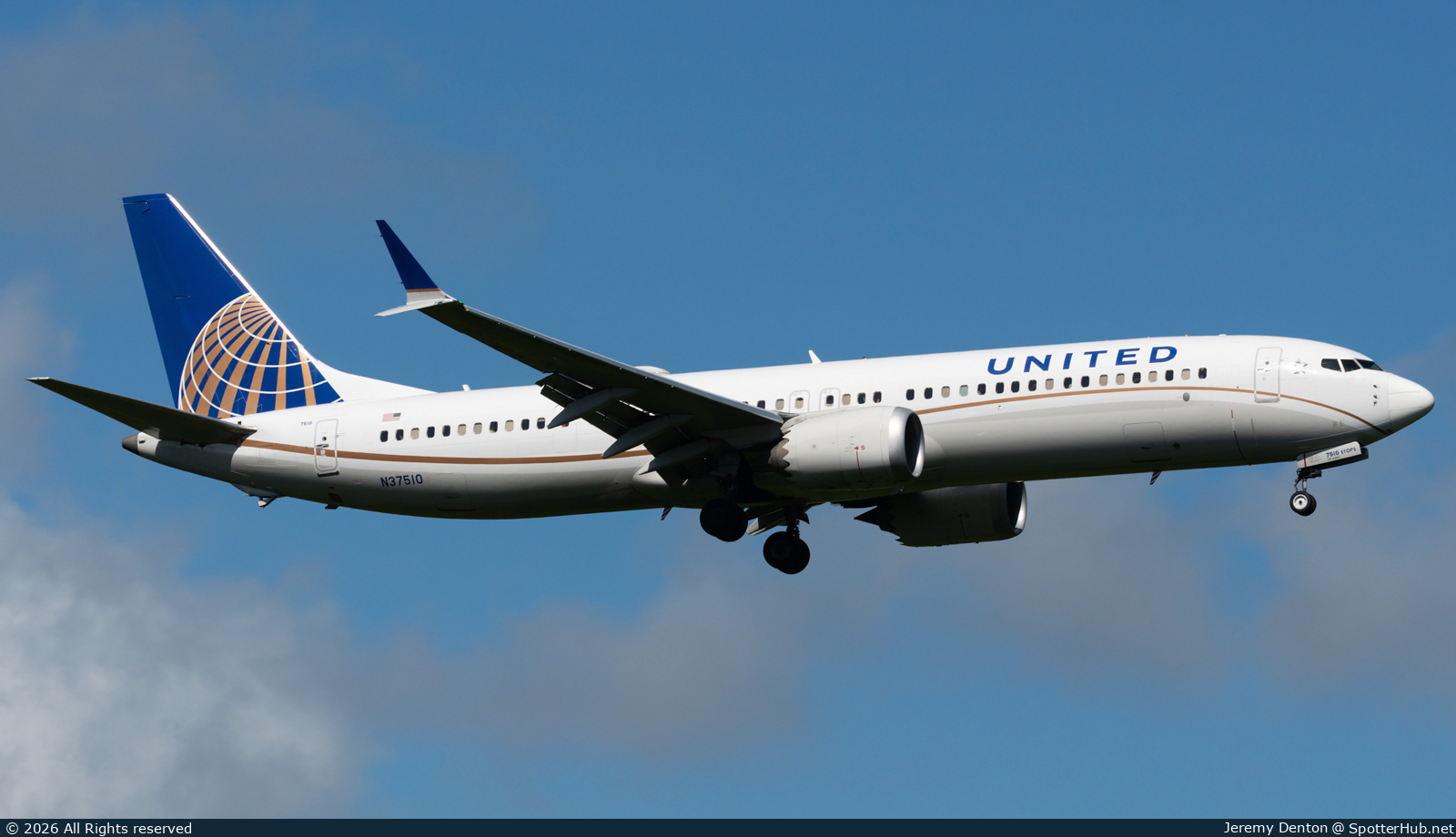 Photo of N37510 - Boeing 737 MAX 9 operated by United Airlines