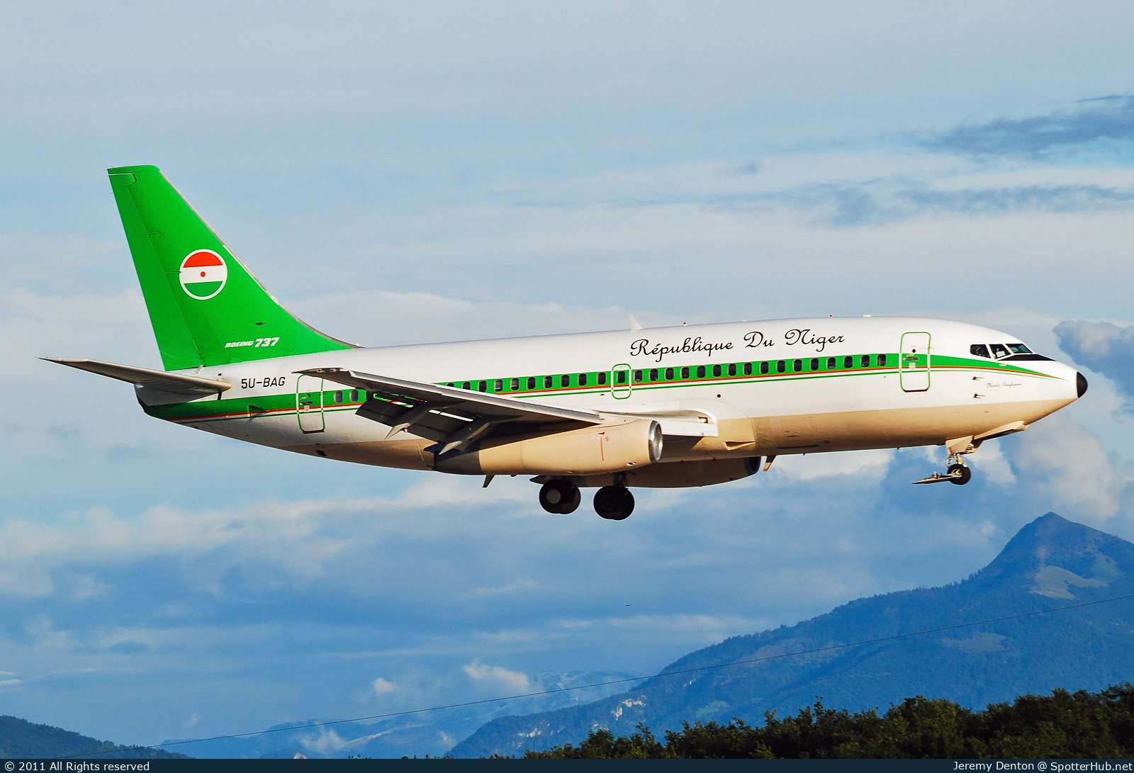 Photo of 5U-BAG - Boeing 737-2N9C(Adv) operated by Government of Niger