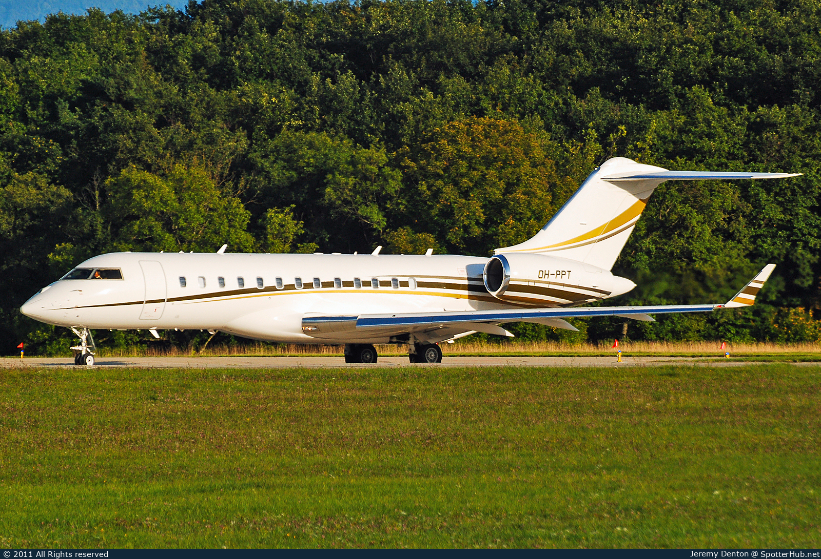 Photo of OH-PPT - Bombardier Global Express XRS operated by Airfix Aviation