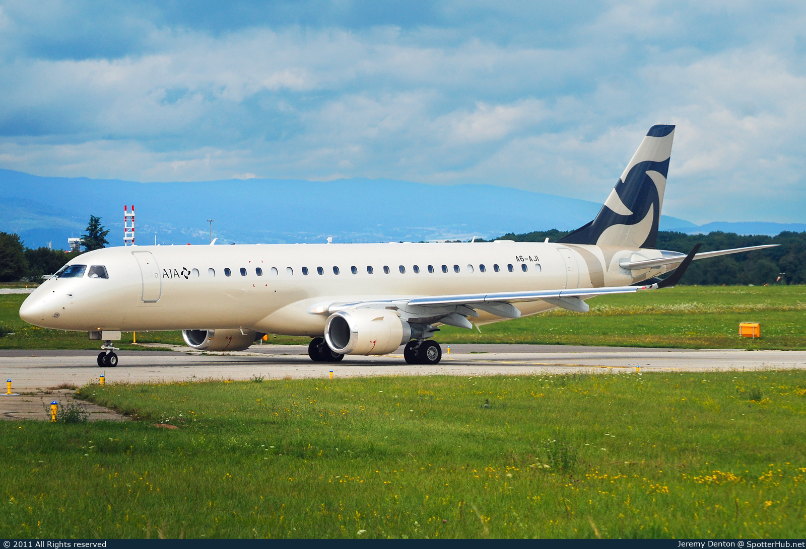 Photo of A6-AJI - Embraer Lineage 1000 operated by Al Jaber Aviation