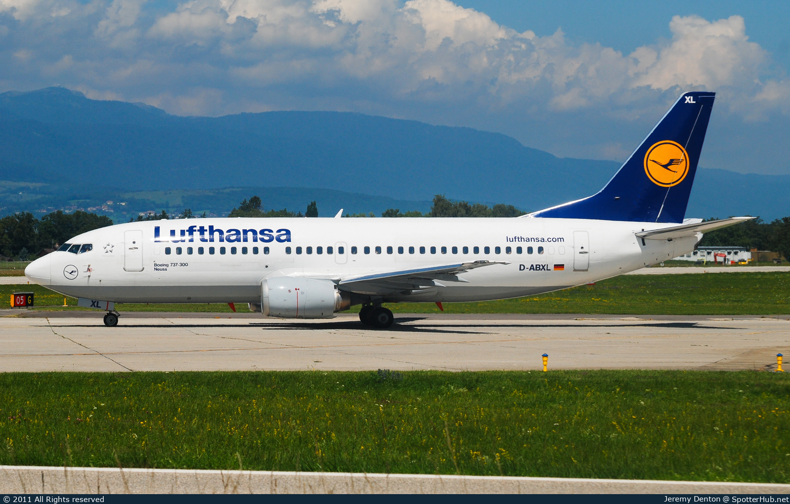 Photo of D-ABXL - Boeing 737-330 operated by Lufthansa