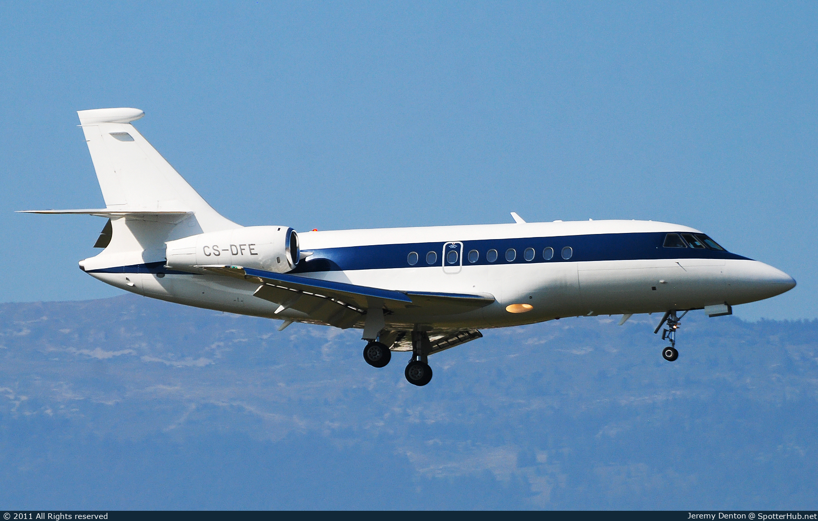 Photo of CS-DFE - Dassault Falcon 2000 operated by NetJets Europe