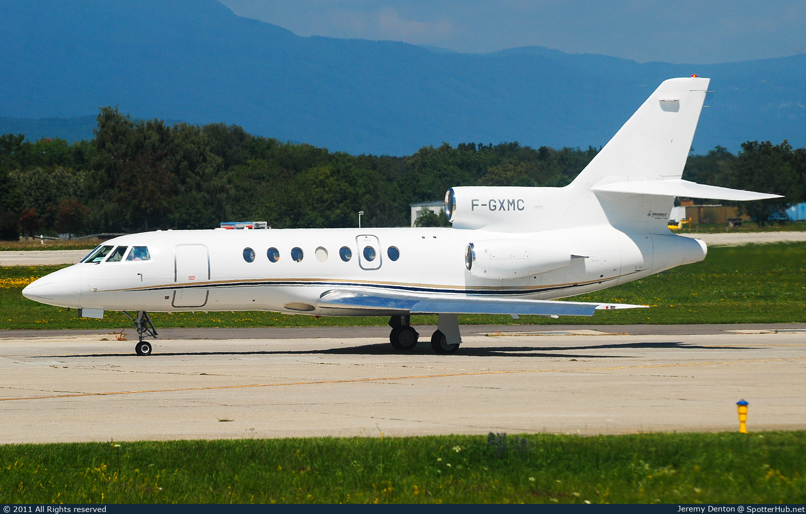 Photo of F-GXMC - Dassault Falcon 50 operated by iXair Compagnie Aérienne