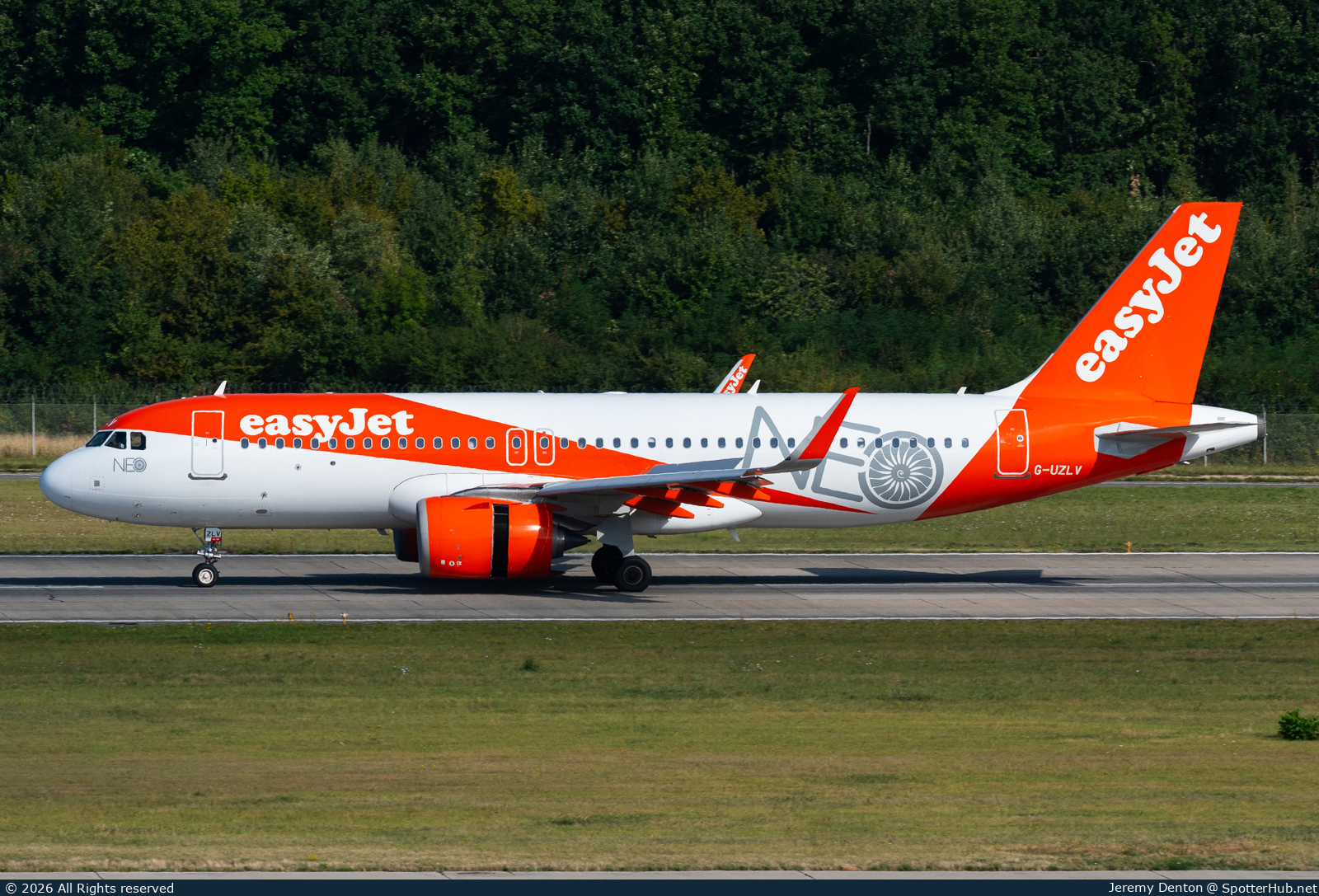 Photo of G-UZLV - Airbus A320-251N operated by easyJet