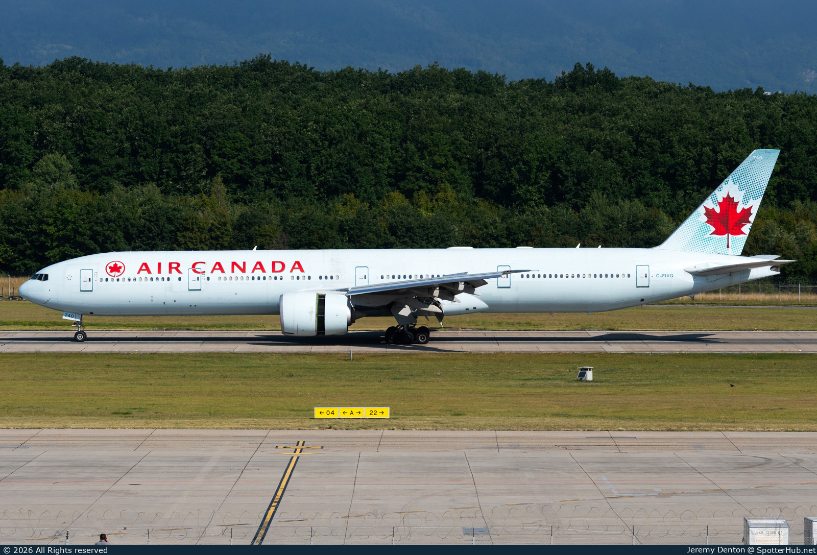 Photo of C-FIVQ - Boeing 777-333(ER) operated by Air Canada