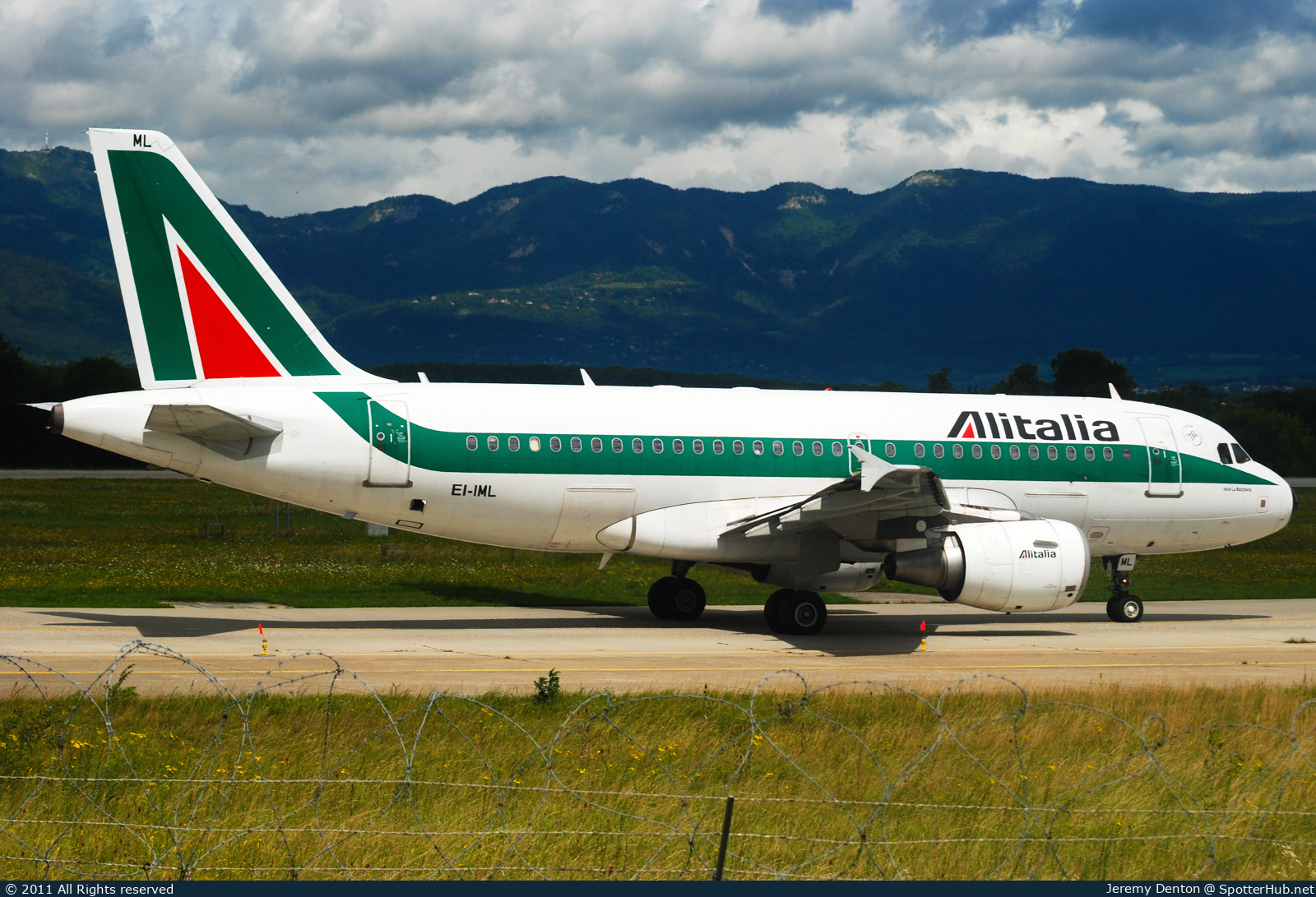 Photo of EI-IML - Airbus A319-112 operated by Alitalia