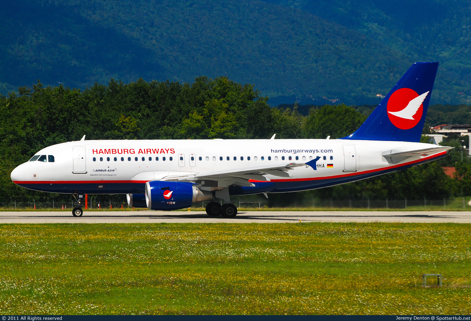 Photo of D-AHHA - Airbus A319-112 operated by Hamburg Airways