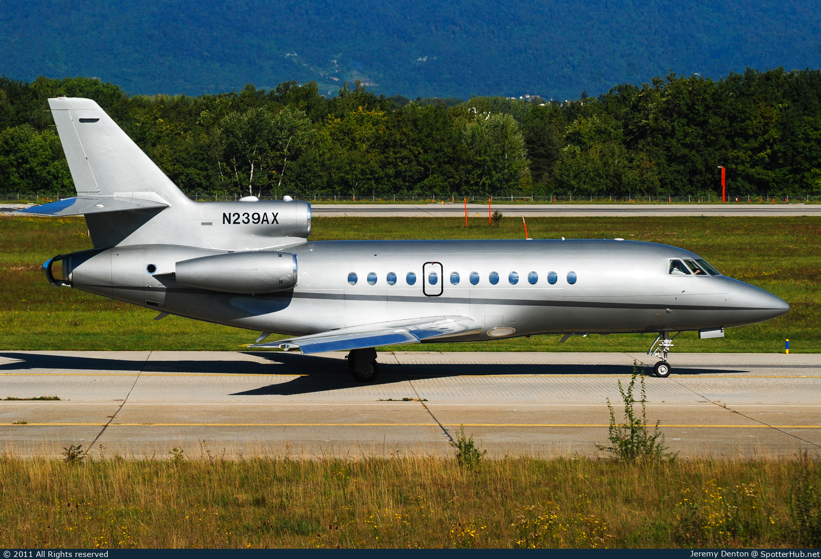 Photo of N239AX - Dassault Falcon 900 operated by Private