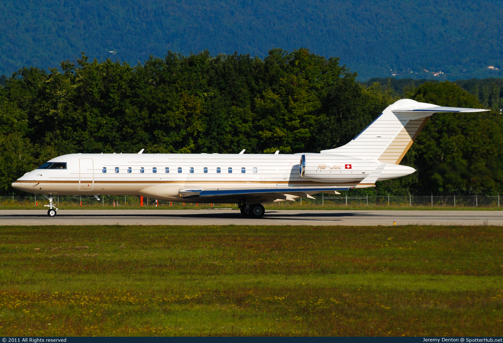 Photo of HB-JGE - Bombardier Global Express XRS operated by TAG Aviation